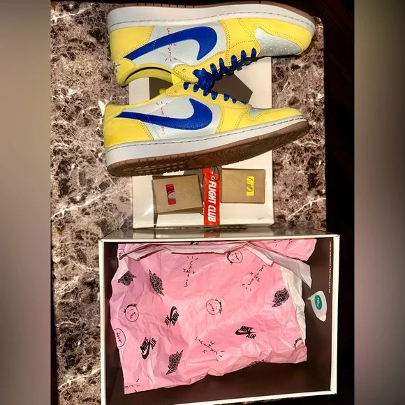 Travis Scott x Wmns Air Jordan 1
Retro Low OG SP 'Canary' - Picture 6 of 10